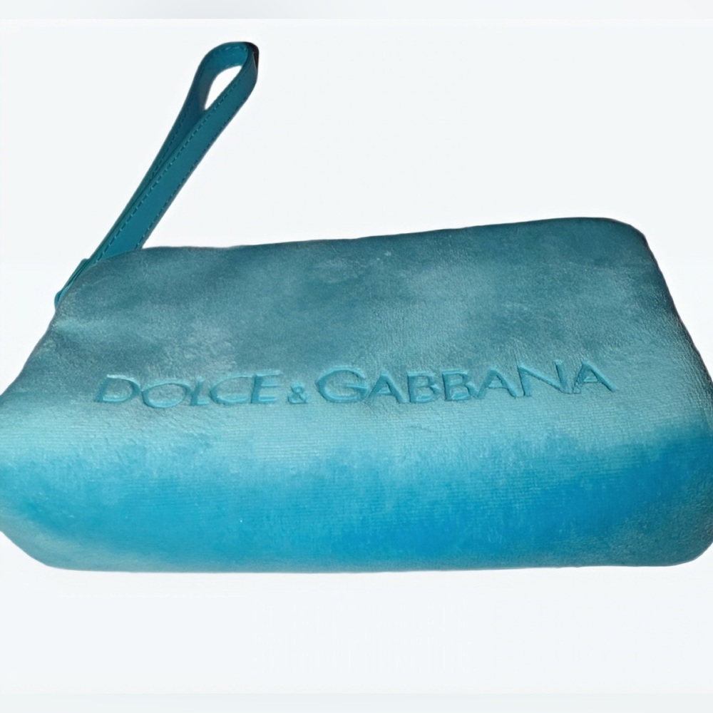 New Dolce and Gabbana Small Turquoise Velvet Pouch! Safe inside for sunnies! - Picture 2 of 13